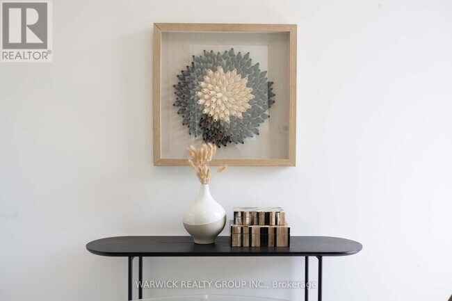 Photo du bâtiment - 4365 Bloor St W