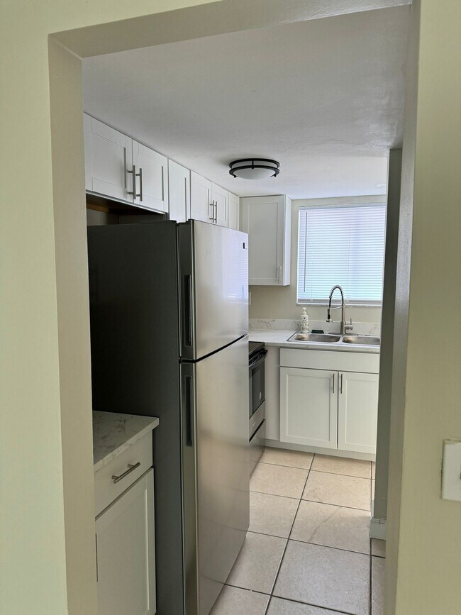 1501 Crescent Cir Unit E40, Lake Park, FL 33403 Condo for Rent in Lake Park, FL