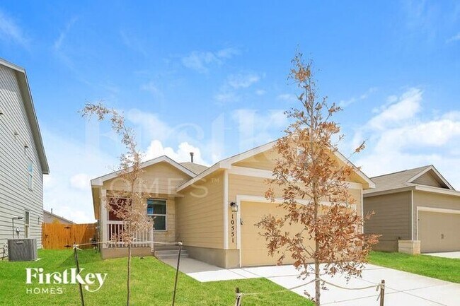Foto del edificio - 10551 McClintock Dr
