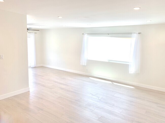Foto del edificio - 8616 Whitworth Dr