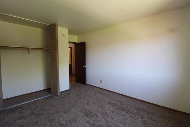 Building Photo - 7641 N 60th St