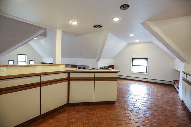 Building Photo - 11 Portsmouth Terrace