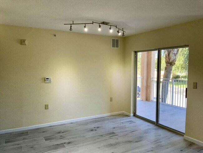 Foto del edificio - 291 SW Palm Dr