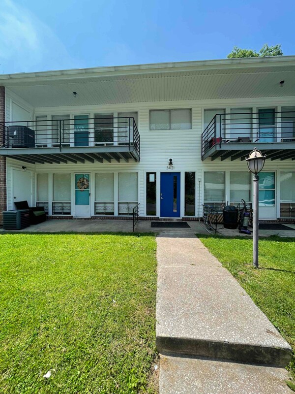 Building Photo - 3421 Glen Ave