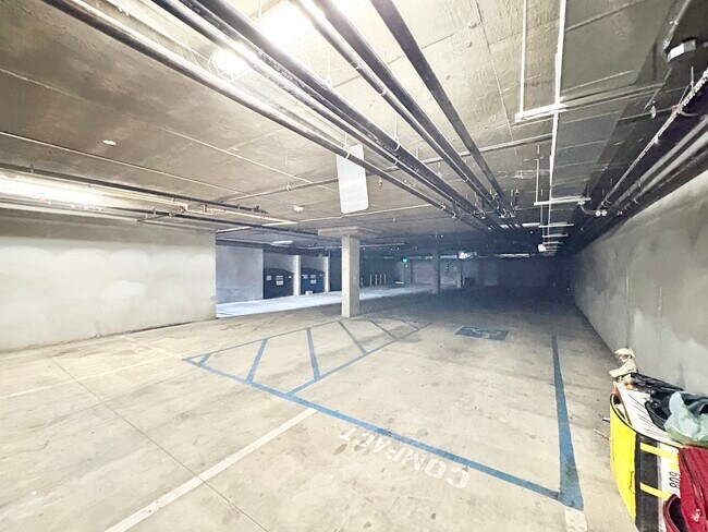 Foto del edificio - 6032 Romaine St