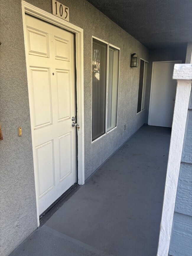 Foto del edificio - The Newporter Apartments