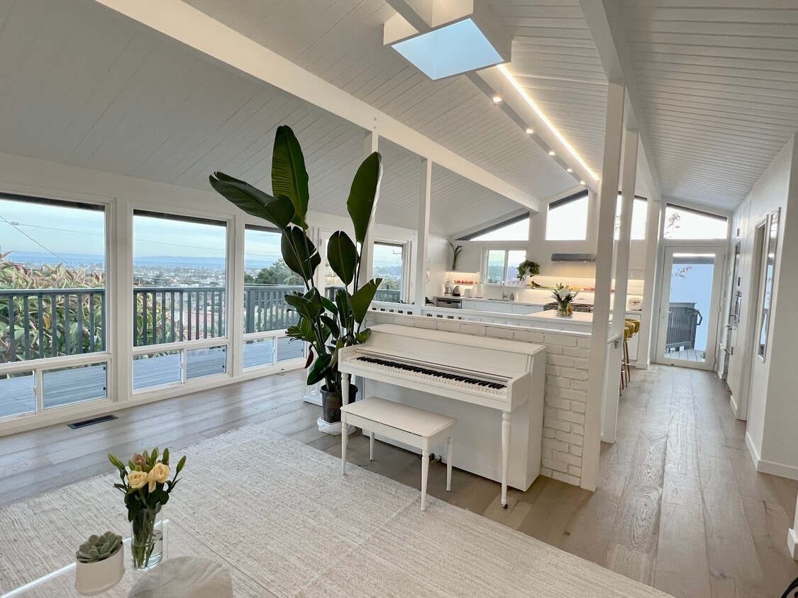 Foto principal - 1252 De la Guerra Rd