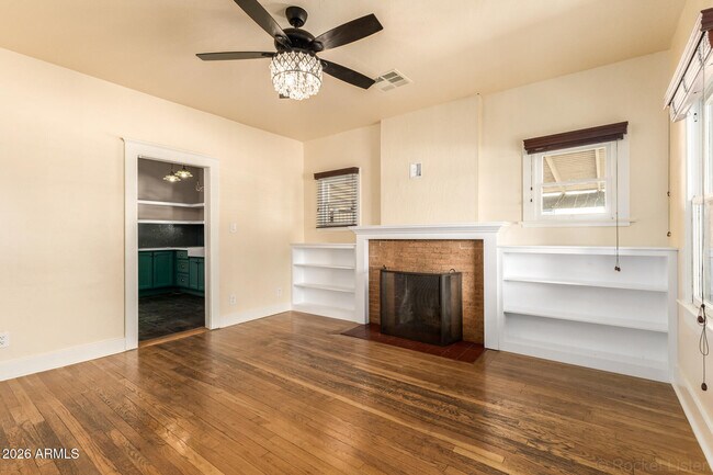 Foto del edificio - 2034 N Mitchell St