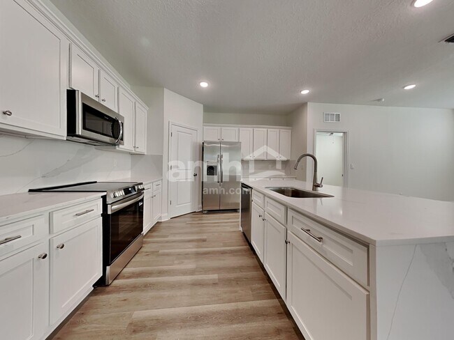 Foto del edificio - 11649 Hillside Dr