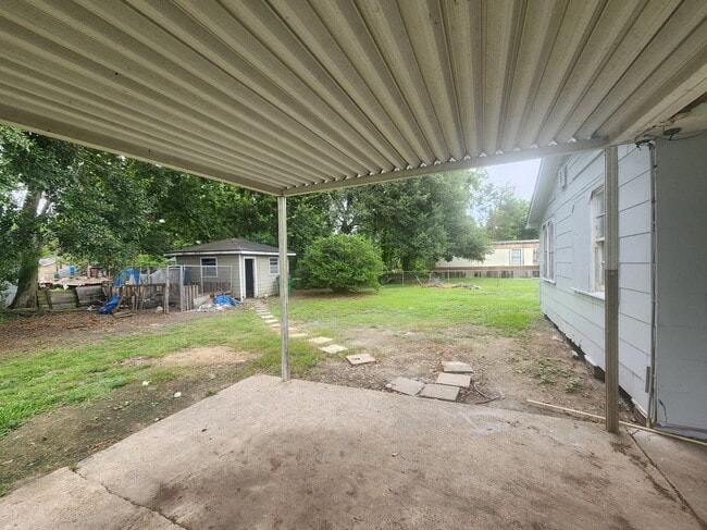 Building Photo - 1517 Live Oak St