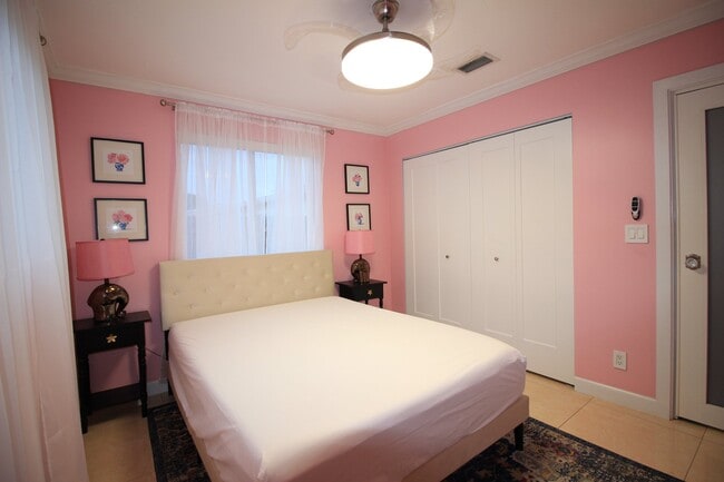 Foto del edificio - 1031 N 74th Terrace
