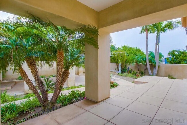 Building Photo - 5385 La Jolla Mesa Dr
