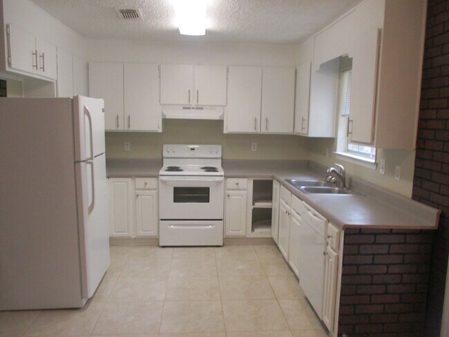 Building Photo - 5883 Independence Drive Milton, FL 32570 W...