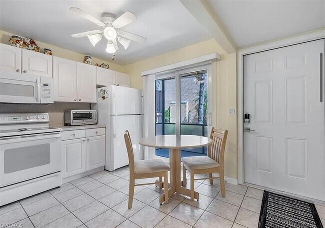 Foto del edificio - 4080 Looking Glass Ln