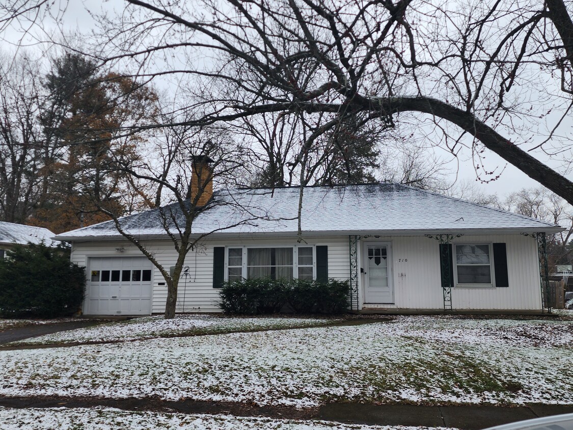 Primary Photo - 710 Fletcher Ave