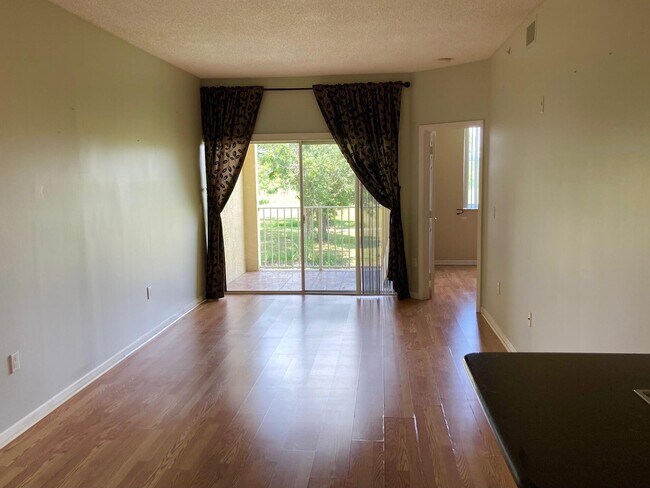 Foto del edificio - 2080 Greenview Shores Blvd