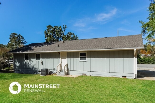 Building Photo - 2073 Powder Springs Rd SW