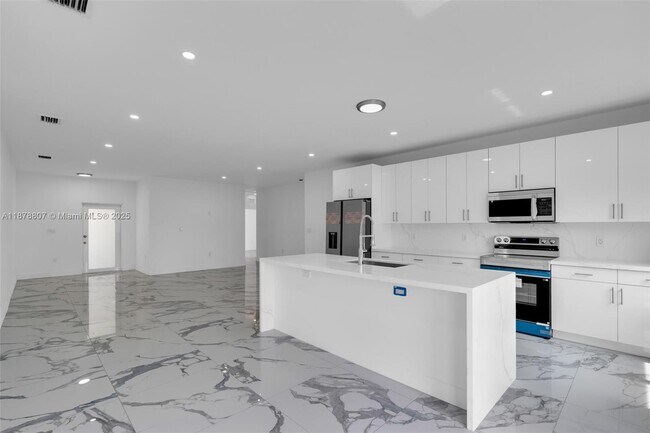 Foto del edificio - 11870 SW 220th St