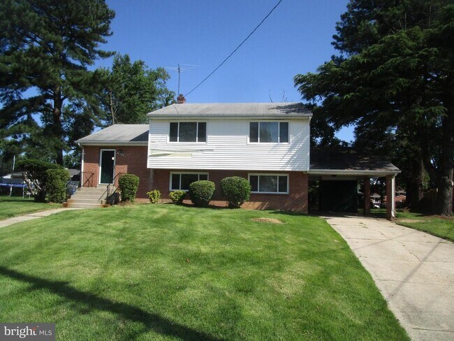 Foto del edificio - 5606 Devon Ct