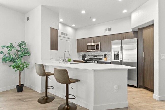 Building Photo - 9450 W Cabela Dr