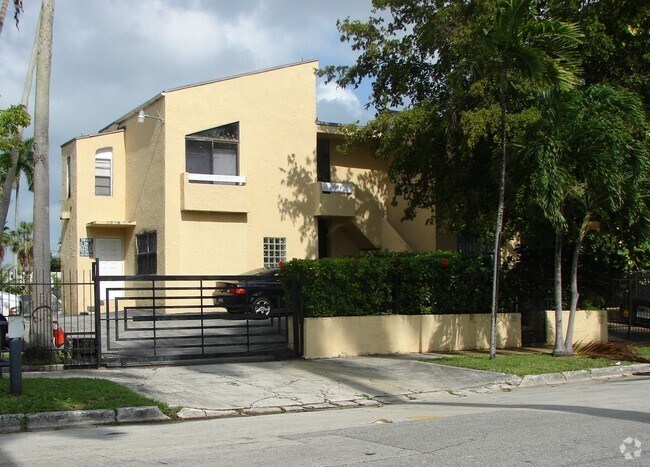 Foto del edificio - Spring Garden Apartments