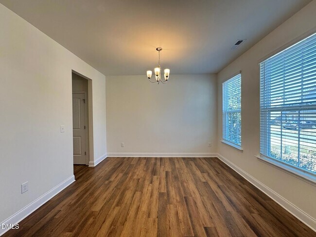 Foto del edificio - 247 Dando St