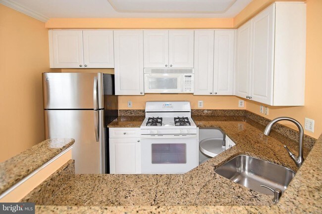 Building Photo - 2484 Angeline Dr