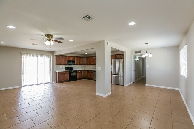 Foto del edificio - 6017 W Orange Dr