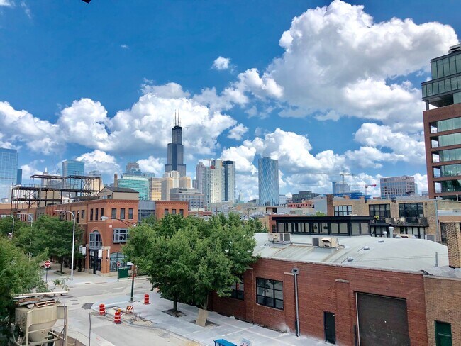 Foto del edificio - 1044 W Fulton St