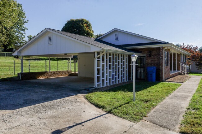 Foto del edificio - Newly renovated 3 bed and 1.5 bath house in Jonesborough
