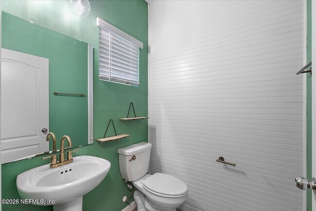 Foto del edificio - 12658 Josslyn Ln
