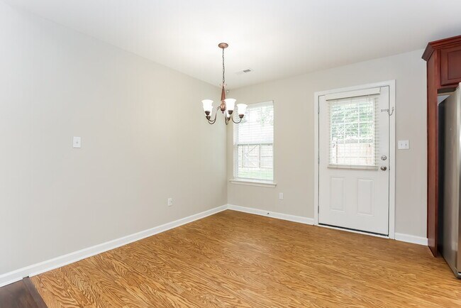 Building Photo - 2015 Slayton Dr