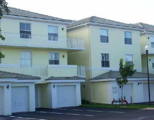 Primary Photo - 2080 Greenview Shores Blvd