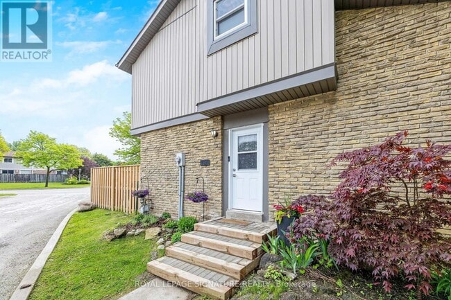 Building Photo - 278-278 Wilson Dr