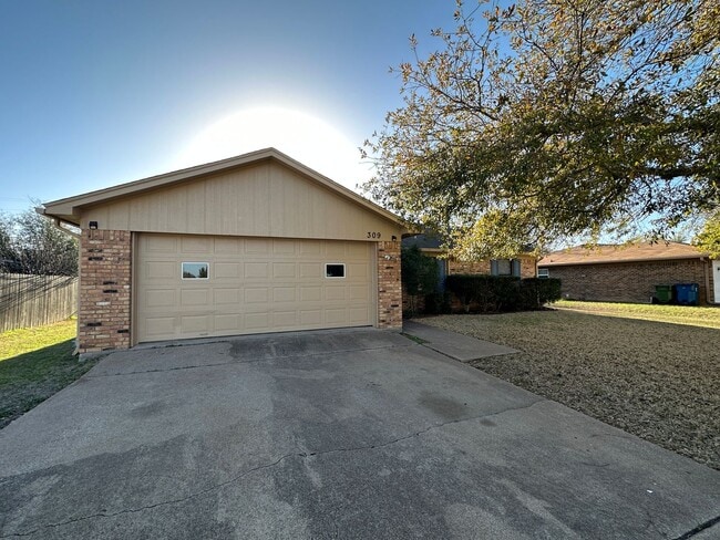 Foto del edificio - Single Family Home