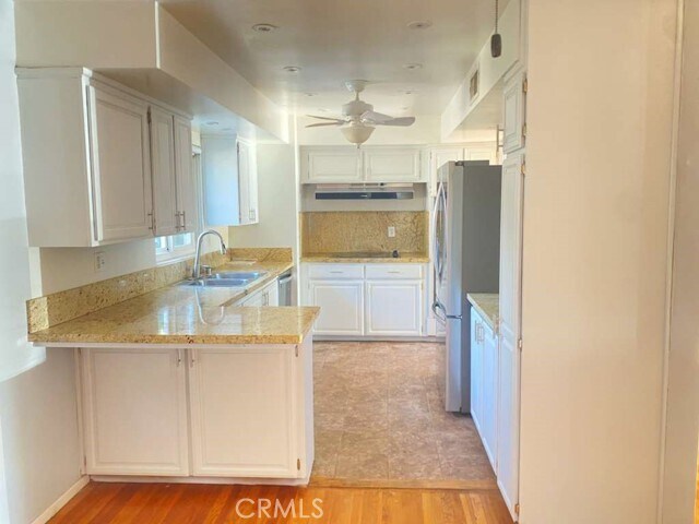 Foto del edificio - 4389 Beverly Ct