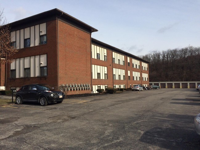 Estacionamiento - Wilson School Apartments