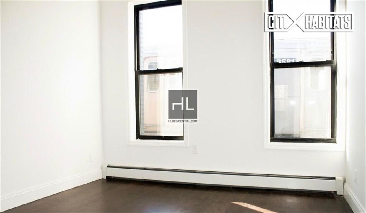 Building Photo - 82 Lewis Ave