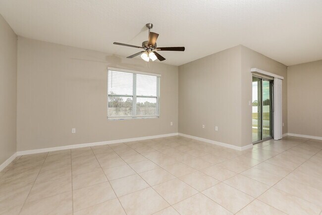Foto del edificio - 5586 Western Sun Dr
