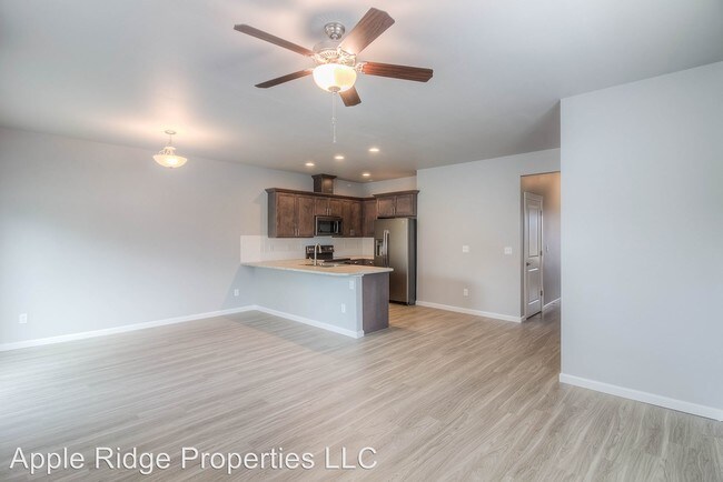 Foto del edificio - 2401 Woolsey Ln