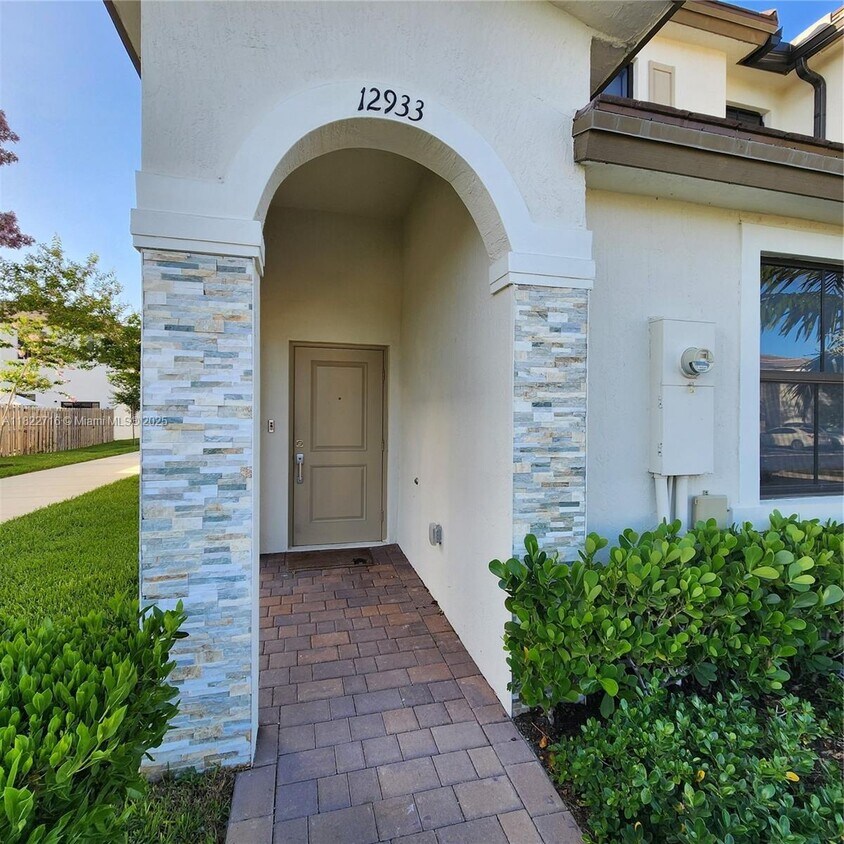 Foto principal - 12933 SW 232nd Ln