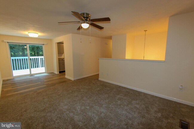 Building Photo - 1009 Wildrose Ln