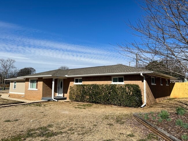 Building Photo - 3316 Archer Dr SW Huntsville, AL 35805