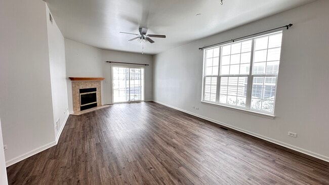 Foto del edificio - 1435 Cambria Dr