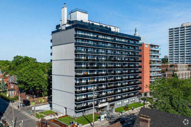 Photo du bâtiment - 70 Spadina Road