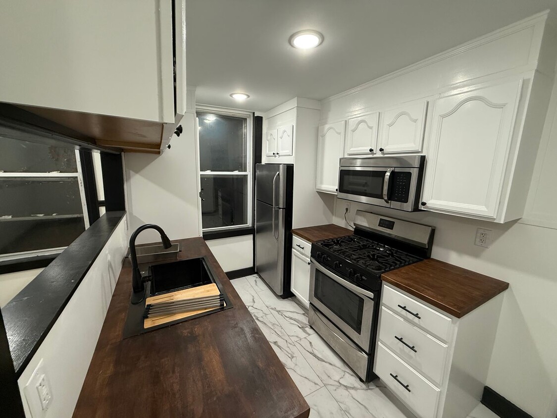 updated 4 bedroom 2.5 Bathroom house for rent - updated 4 bedroom 2.5 Bathroom house for rent