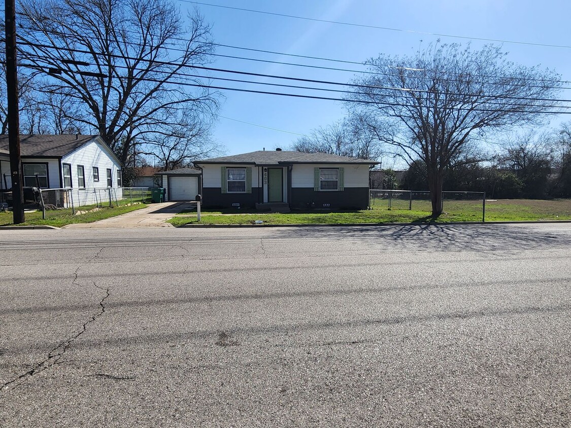 Primary Photo - Charming Remodeled Home in Copperas Cove