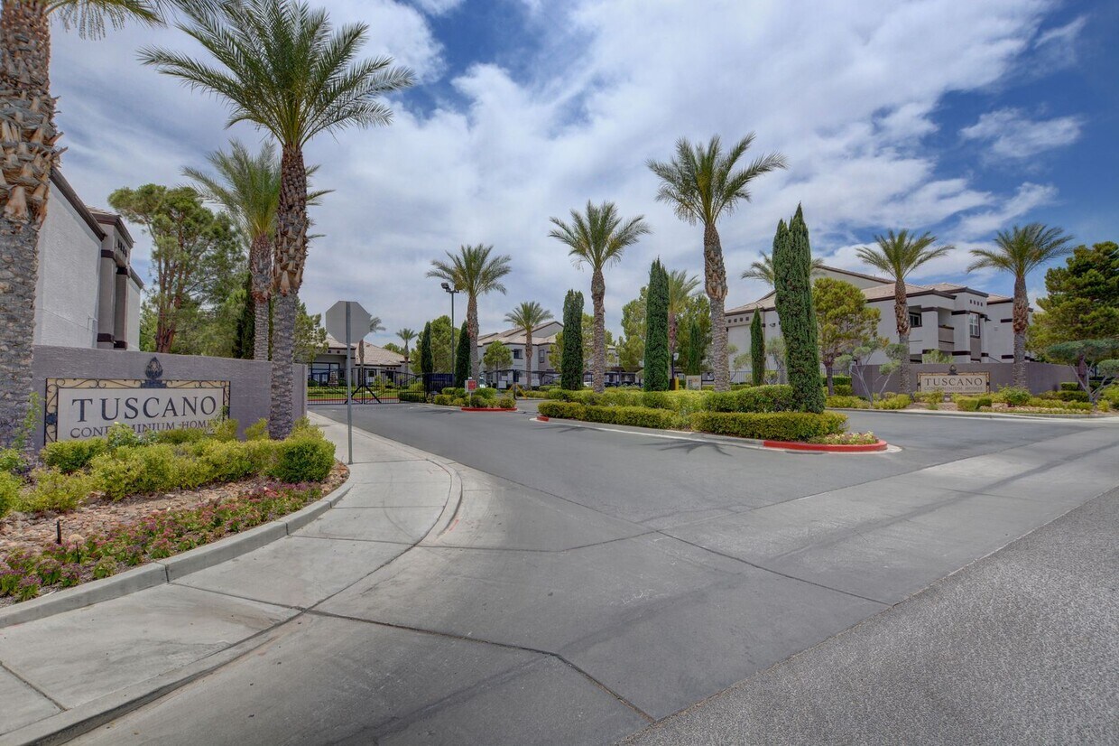 Foto principal - Charming 1 bedroom Condo with full size Ga...
