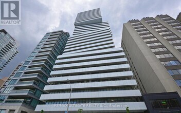Building Photo - 200 Bloor St W