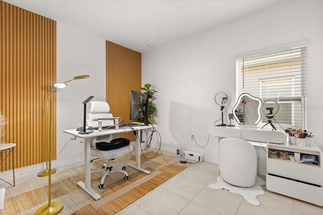 Building Photo - 375 Pink Ibis Bnd